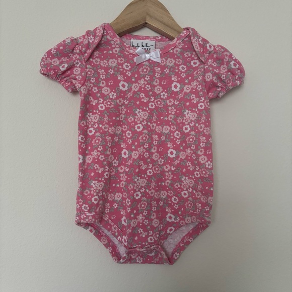 Nicole Miller Pink Floral Bodysuit 6-9M - Picture 1 of 3